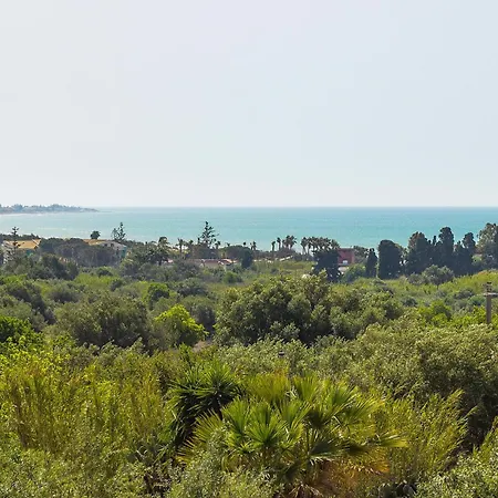 3 Bedroom Beautiful In Pozzallo