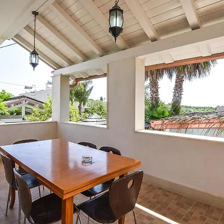 3 Bedroom Beautiful In Pozzallo